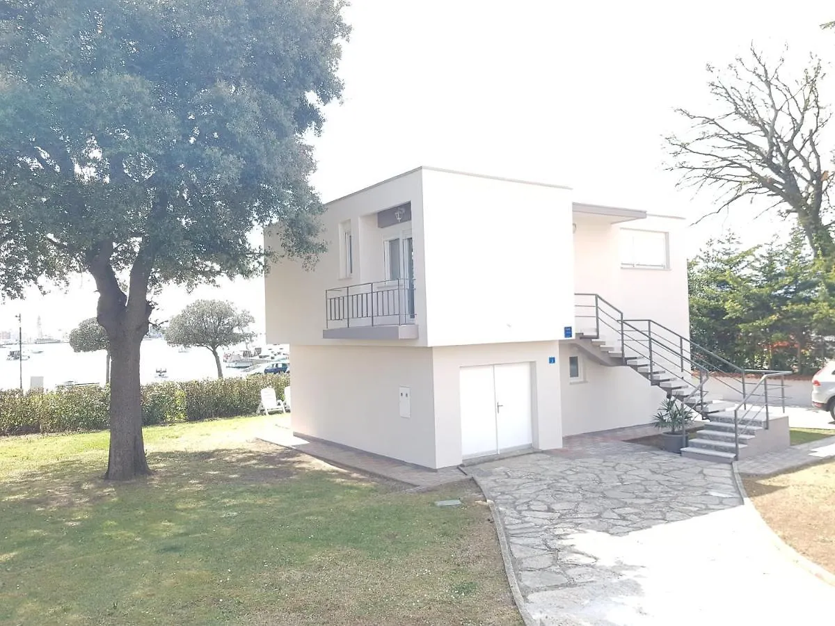 Villa Lungomare Umag 0*,  Croatia
